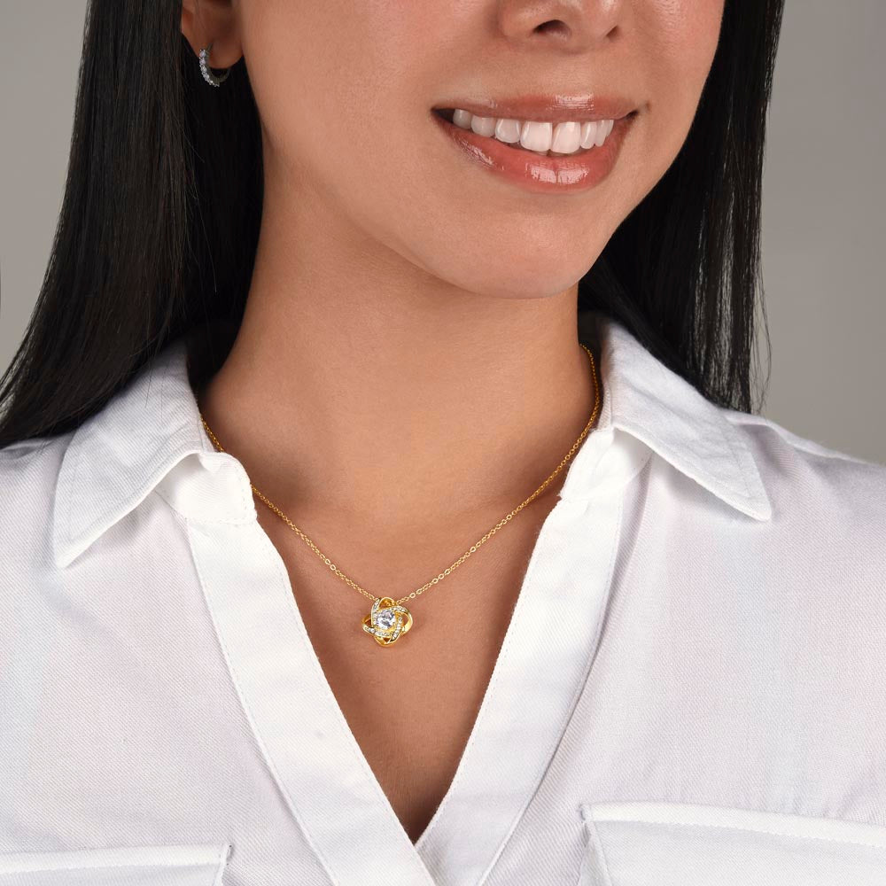 World's Best Mom Love Knot Necklace, Mothers Day Gift from Daughter Son - HolidayShoppingFinds
