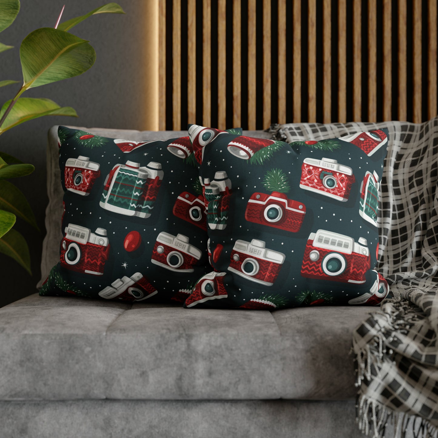 Vintage Camera Holiday Green Retro Pillow Case, Christmas Pillow Throw, Holiday Gift    - HolidayShoppingFinds