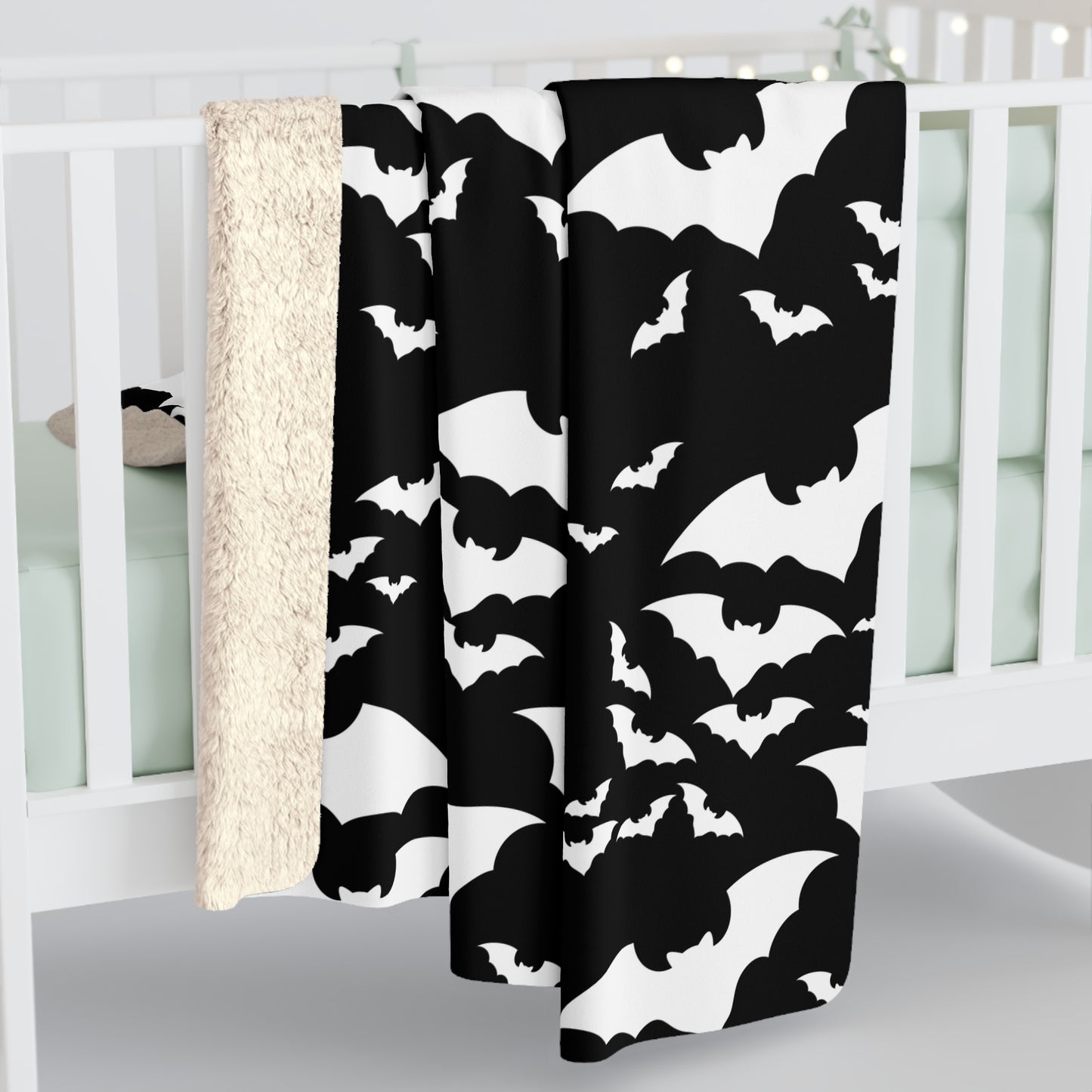 Spooky Bats Sherpa Fleece Blanket, Halloween Gothic Throw Blanket B&W    - HolidayShoppingFinds