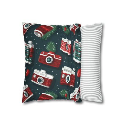 Vintage Camera Holiday Green Retro Pillow Case, Christmas Pillow Throw, Holiday Gift    - HolidayShoppingFinds