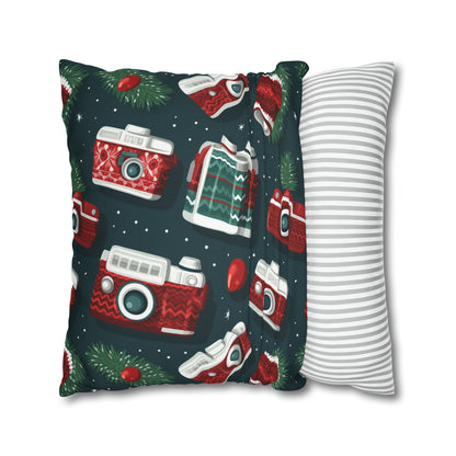 Vintage Camera Holiday Green Retro Pillow Case, Christmas Pillow Throw, Holiday Gift    - HolidayShoppingFinds